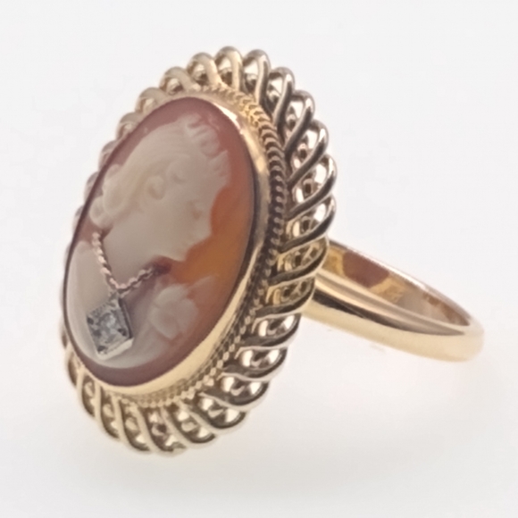 Vintage 14K gold cameo ring